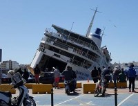 Περιστατικό βύθισης του Παναγία Τήνου στο λιμάνι του Πειραιά