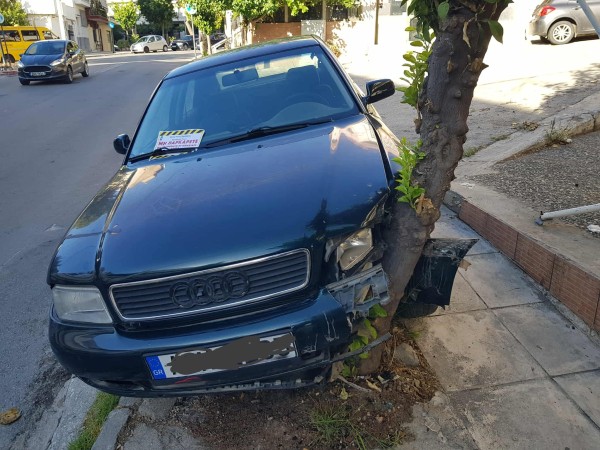 Viral σημείωμα Δήμου σε ΙΧ τροχαίου! [ΦΩΤΟ]