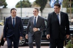Μέχρι το φθινόπωρο η αξιολόγηση του Δημοσίου από τους πολίτες