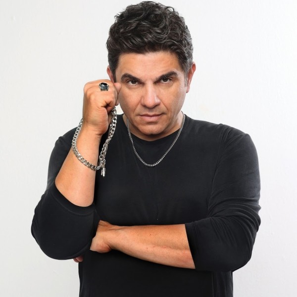 Φεύγει αλλά δεν παίρνει διαζύγιο o Νίκος Κουρκούλης