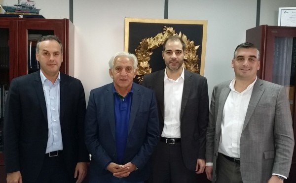 Βγήκαν μαχαίρια στην Αθηναϊκή Ριβιέρα